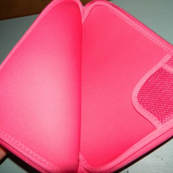 LILLY PULITZER iPad/Tablet Cover Zipper Case - Picture 3 of 3